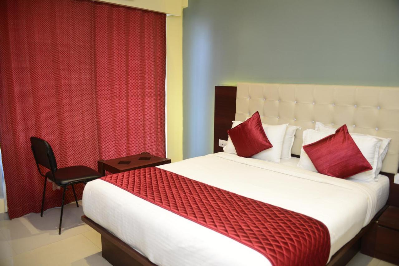 Hotel Malad Inn Opposite Malad Railway Station Bombay Extérieur photo