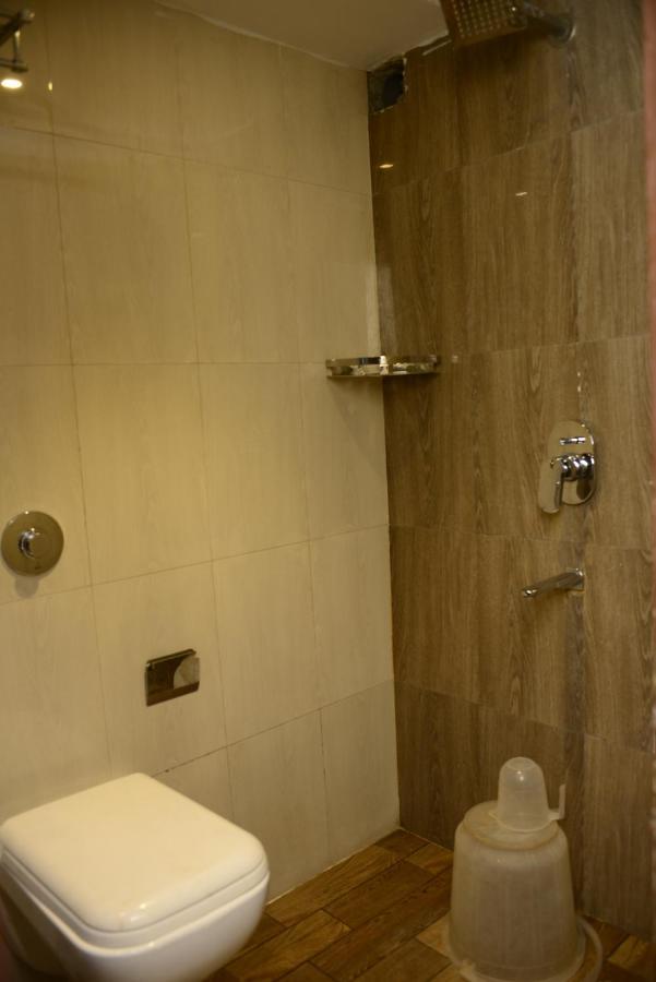 Hotel Malad Inn Opposite Malad Railway Station Bombay Extérieur photo