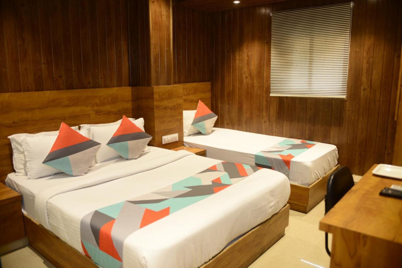 Hotel Malad Inn Opposite Malad Railway Station Bombay Extérieur photo